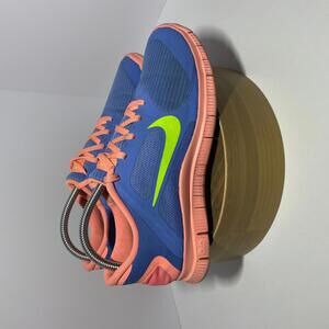 WOMENS NIKE FREE 40 V - SIZE 9.5